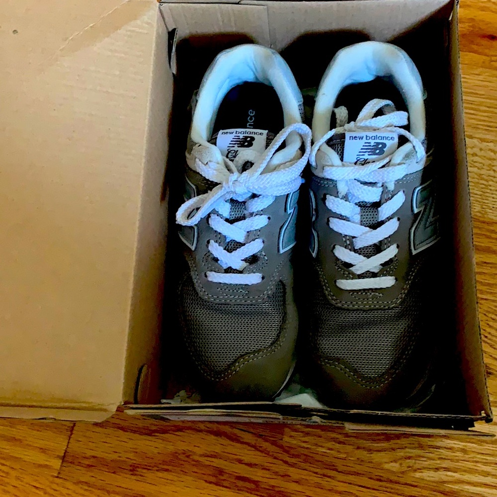 Grey New Balance (Size:1)